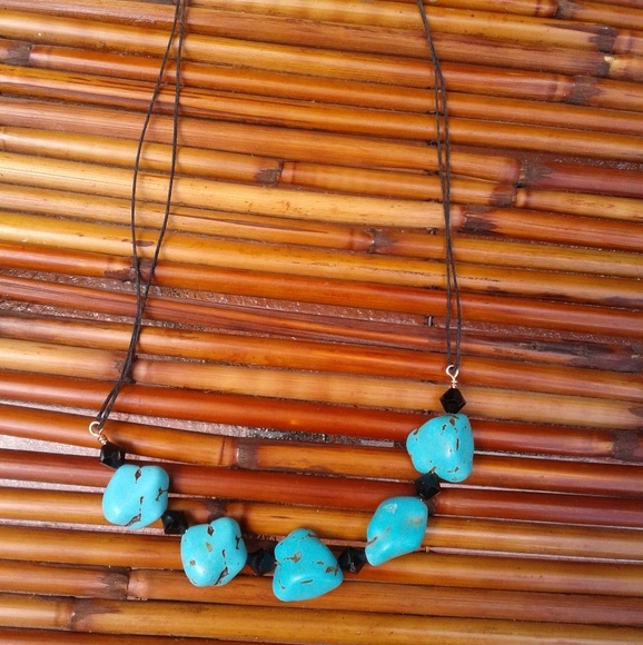 Faux turquoise necklace. - Picture 4 of 5